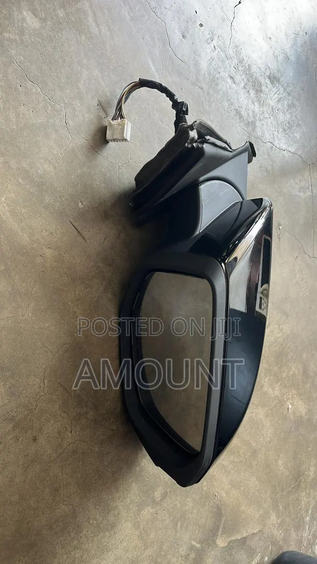 Honda Civic 2016 Side Mirror · Photo 1