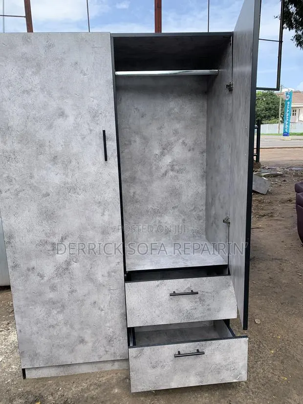 2in1 Wardrobe · Photo 1