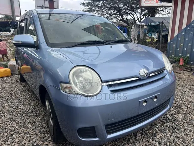 Toyota Sienta 1.5 FWD 2010 Blue · Photo 1