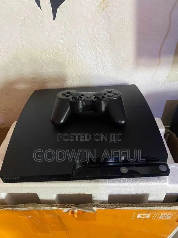 PlayStation 4 1TB 20 Games on It · Photo 4