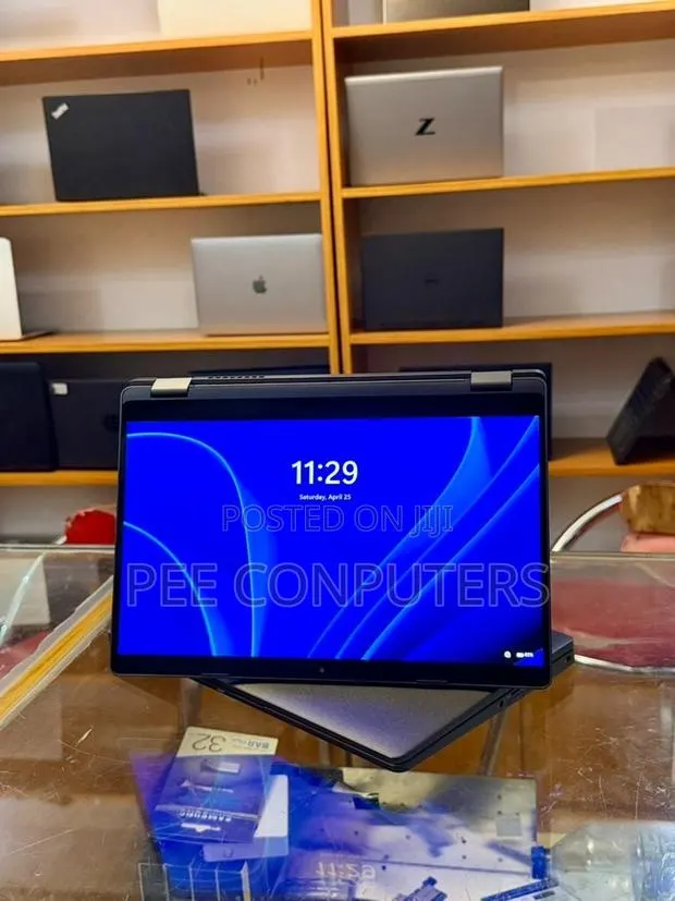 Laptop Dell Latitude 5300 2-in-1 8GB Intel Core i5 SSD 256GB · Photo 1