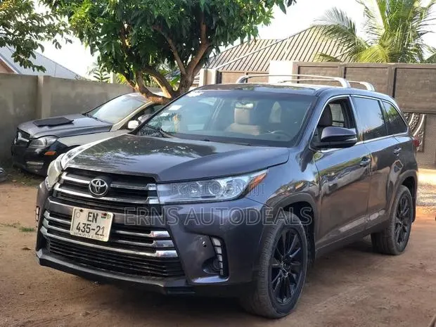 Toyota Highlander LE 4x2 (2.7L 4cyl 6A) 2016 Gray