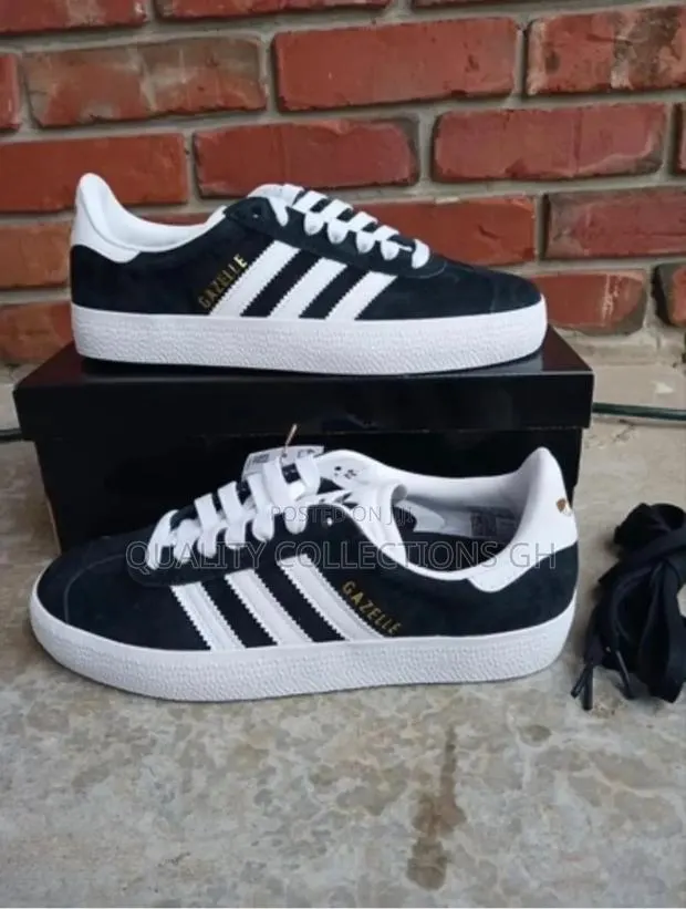 Adidas Gazelle Black and White Down · Photo 1