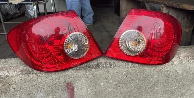 Corolla 2005 Taillight · Photo 1