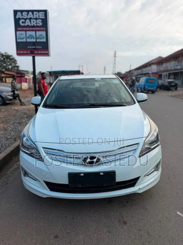 Hyundai Accent 2014 White · Photo 1