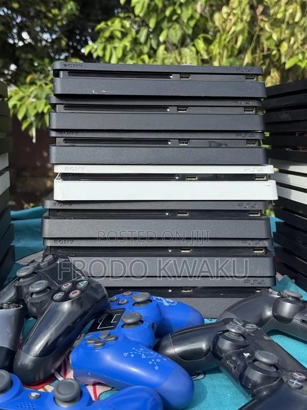Sony PlayStation 4 Slim Console - Clean UK Used · Photo 1
