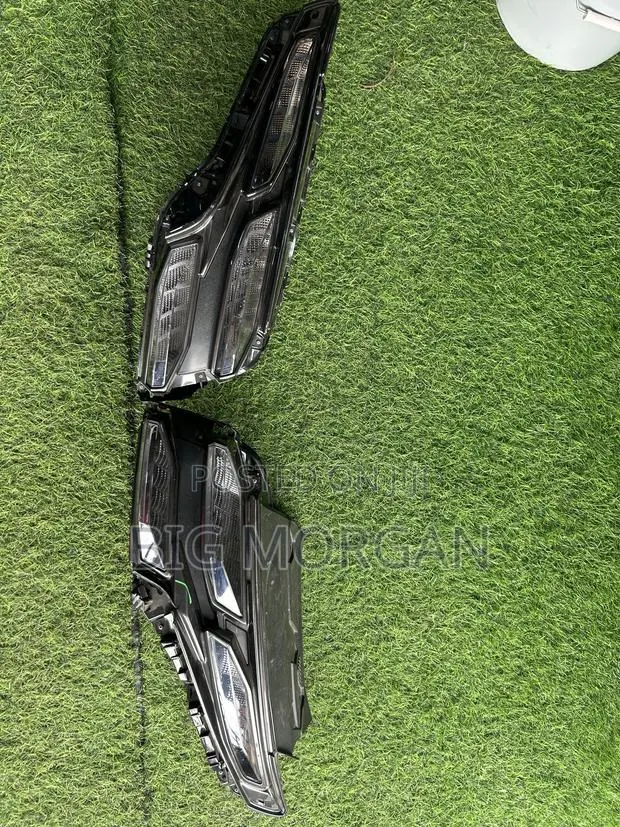Hyundai Tucson 2024 2025 Headlight Upper · Photo 1