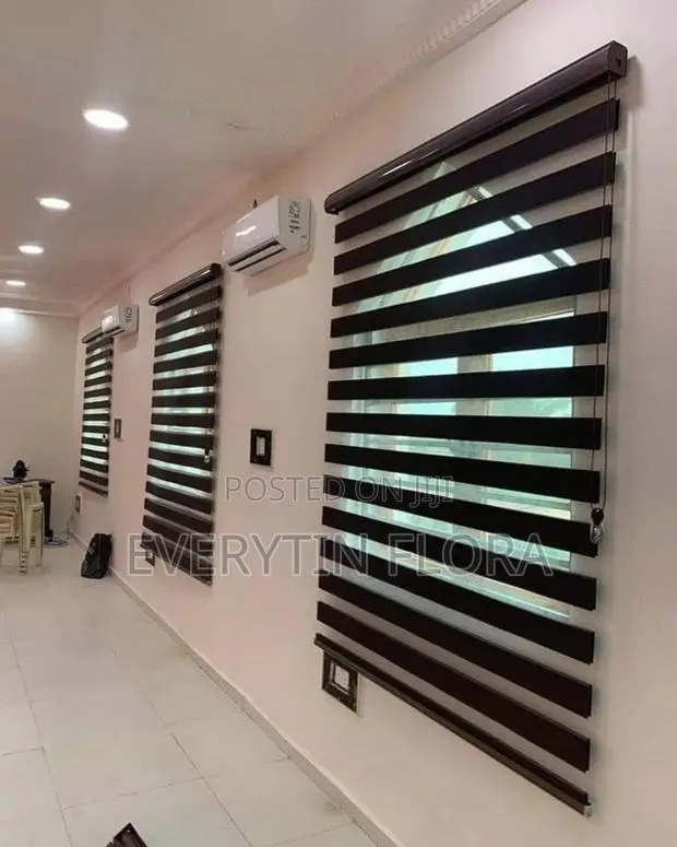 Window Blind · Photo 1