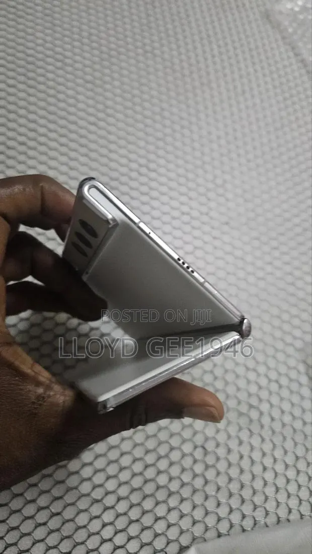 Honor Magic Vs 256 GB White · Photo 1