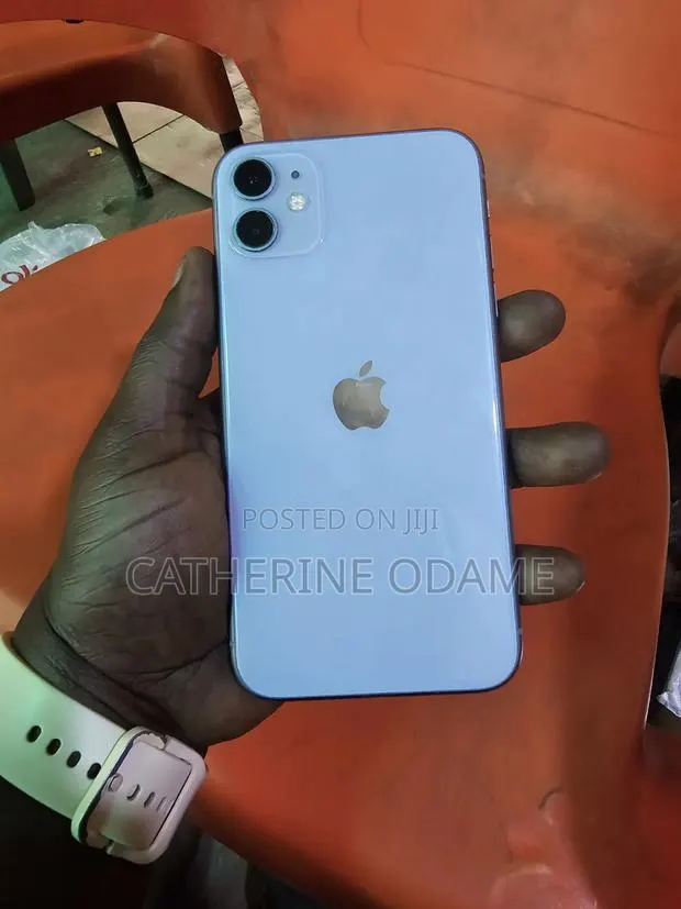 Apple iPhone 11 64 GB Gray · Photo 1