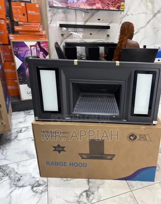 Extremely Unique Kenwood 90cm Built in Heat Extractor · Photo 1