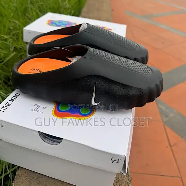 Nike Mind Slipper · Photo 1