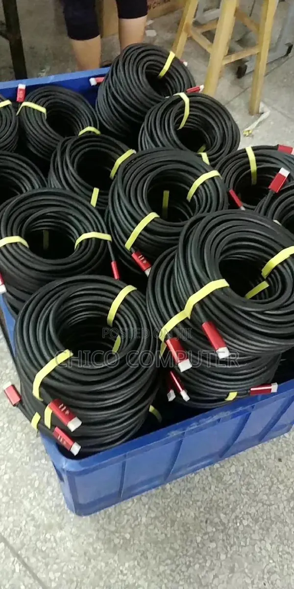 Hdmi Cables Available · Photo 1