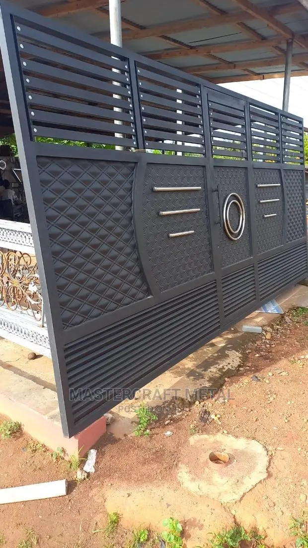 Strong Galvanized Steel Metal Gate for Sale · Photo 1