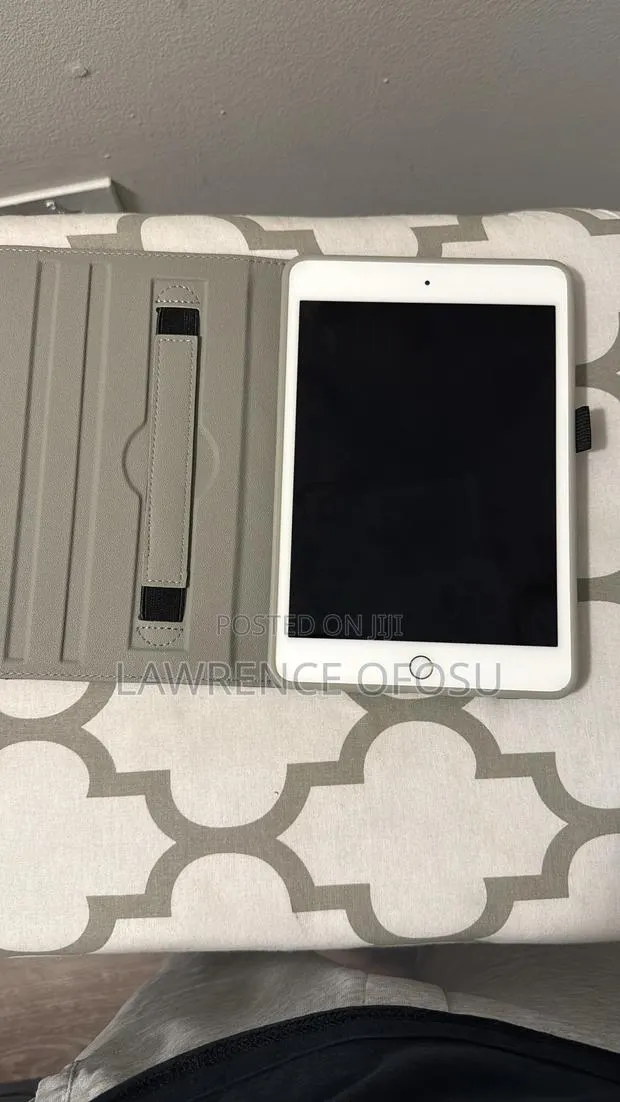 Apple iPad mini 4 64 GB Yellow · Photo 1