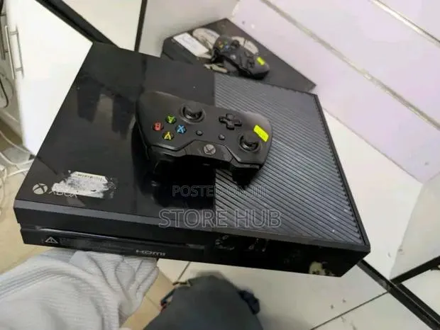 Xbox One With Games · Photo 1