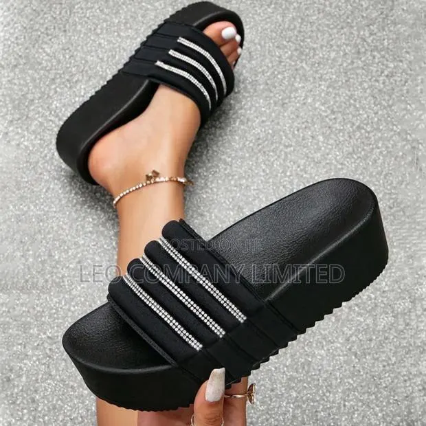 Stylish Women’S Platform Slippers – Elegant, Trendy Comfortable · Photo 1