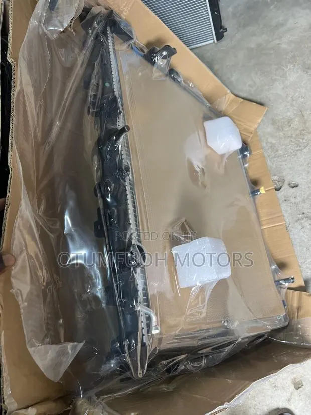 Toyota Tundra 2023 2024 2025 Radiator (Water Tank) · Photo 1