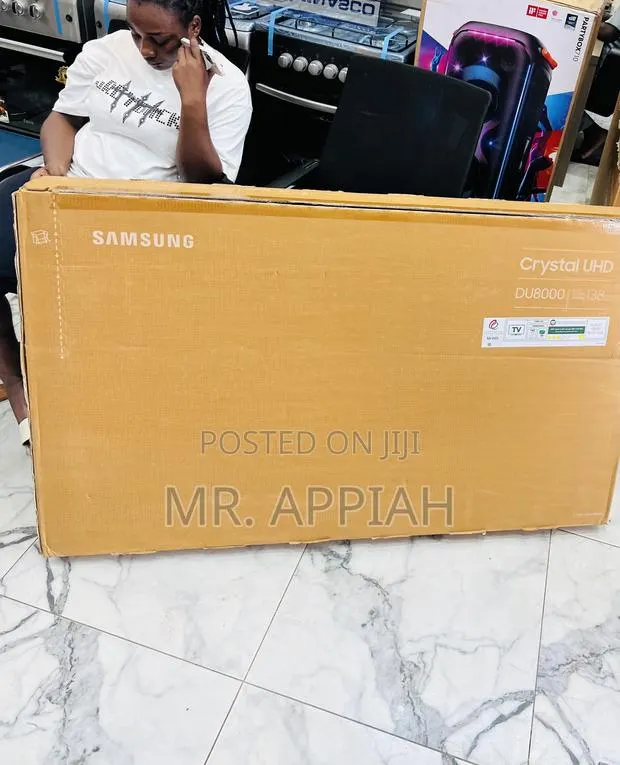 Extremely Quality Samsung 55q60b 55” Qled Smart Television · Photo 1