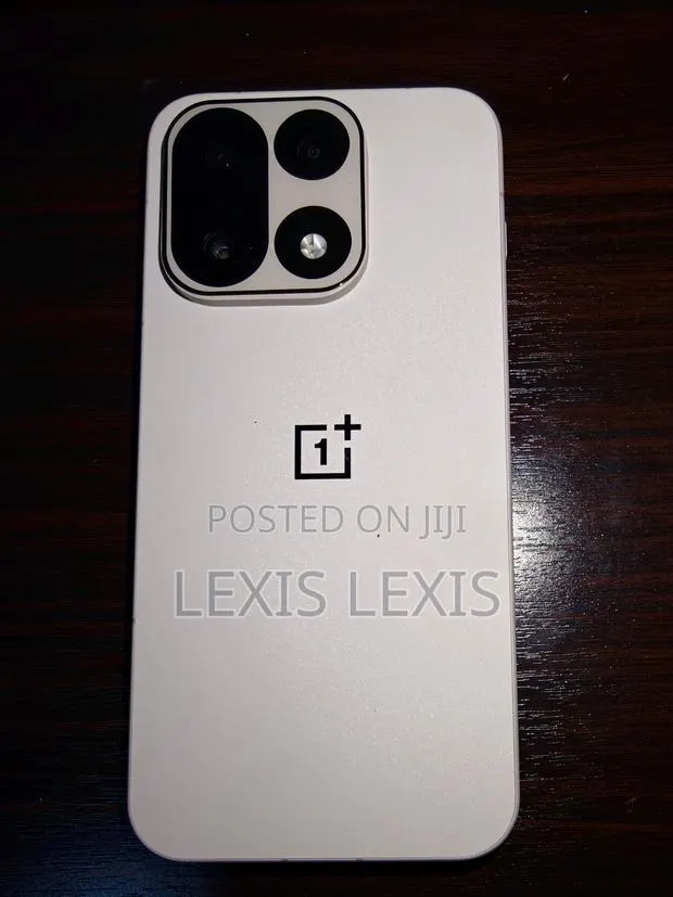 OnePlus 15 256 GB White · Photo 1