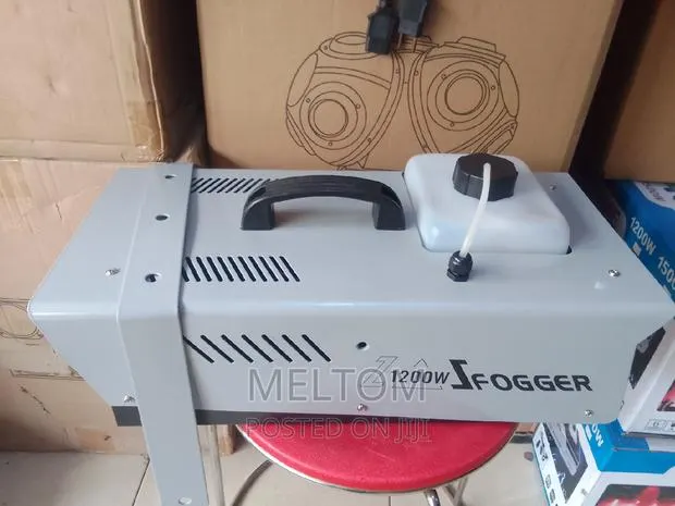 Fog Or Smoke Machine 1200W · Photo 1