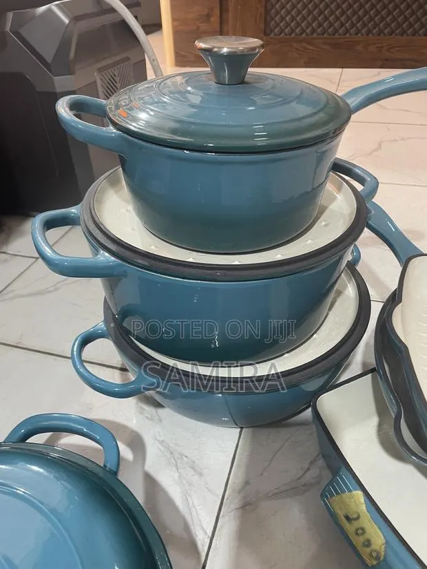 Cast Iron Cookware Set · Photo 1