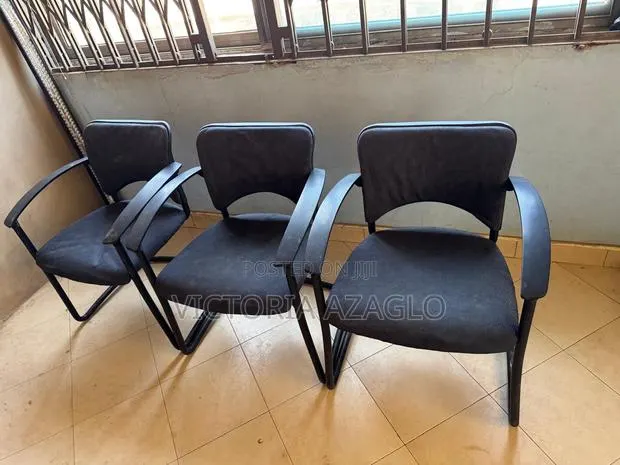 Office Cantilever Chair · Photo 1