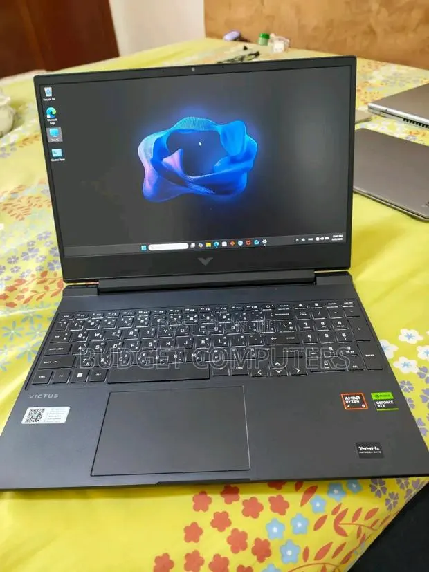 New Laptop HP Victus 15 16GB AMD Ryzen 5 SSD 1T · Photo 1