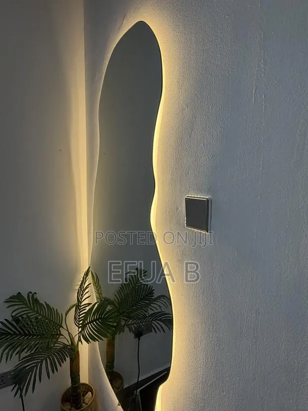 LED Mirror · Photo 1
