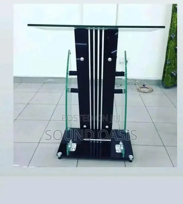 Authentic Foreign Glass Pulpit · Photo 1