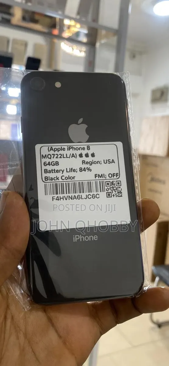 Apple iPhone 8 64 GB Black · Photo 1