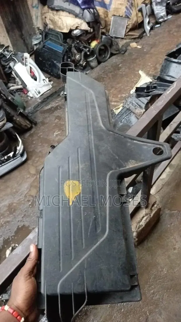 Mw F30 Airflow Meter Container · Photo 1