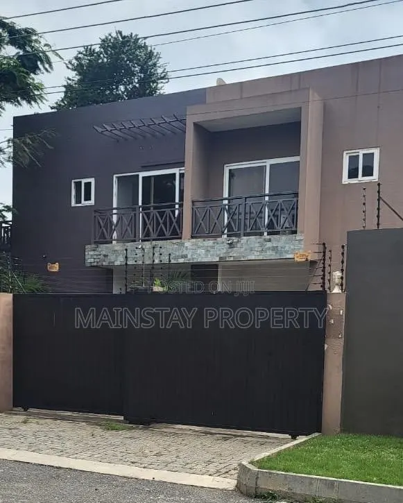 3bdrm Townhouse / Terrace in Mainstay Estates, Airport Residential Area · Photo 1