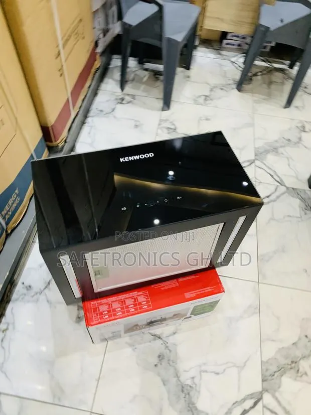 (Fresh-Flow) Kenwood Inbuilt Black Range Hood · Photo 1