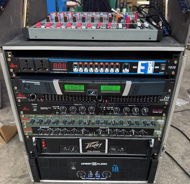 Ca18 Bass Amplifier and Peavey Mid Amplifier Rack Set With Cables · Photo 1