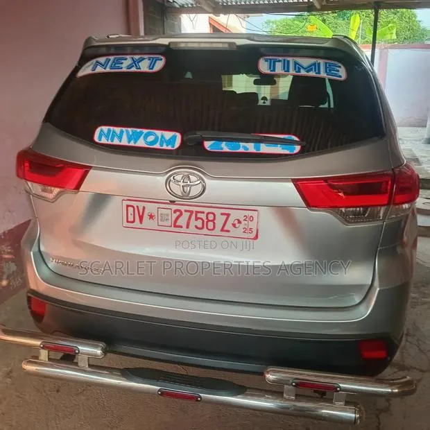 Toyota Highlander 2019 Silver · Photo 1