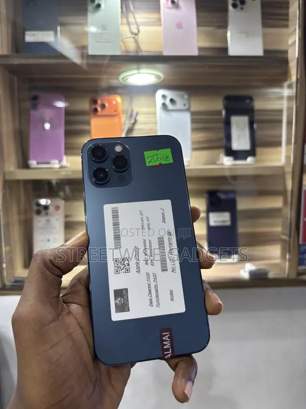 Apple iPhone 12 Pro Max 256 GB Blue · Photo 1