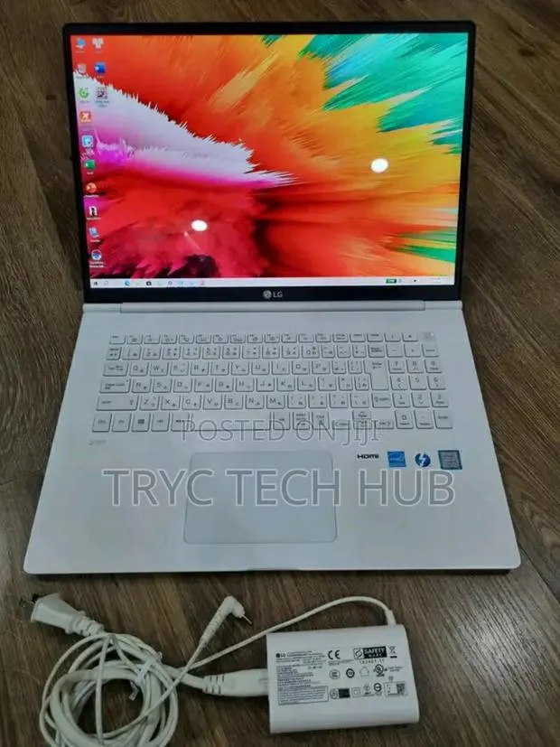 New Laptop LG Gram 15.6 16GB Intel Core i5 SSD 1T · Photo 1