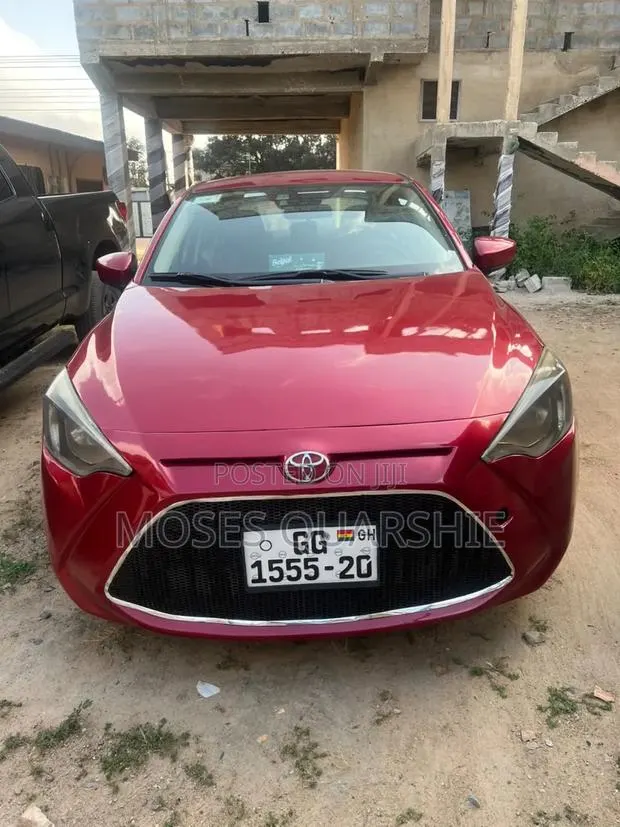 Toyota Yaris iA 1.5 FWD 2016 Red · Photo 1