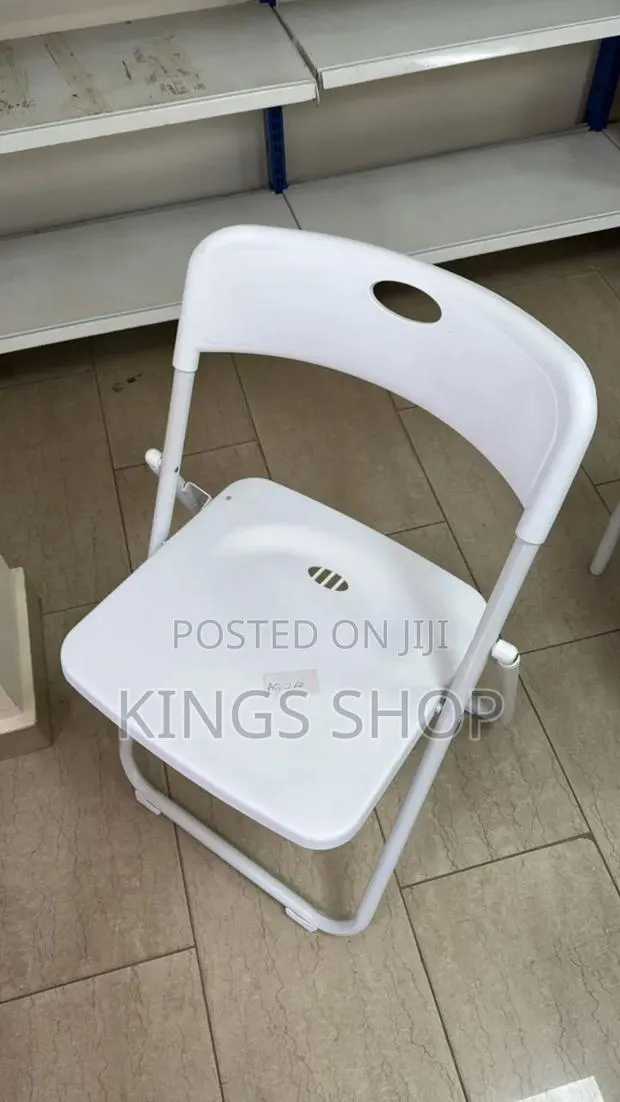 Flatback Folding Chairs Wholesale · Photo 1