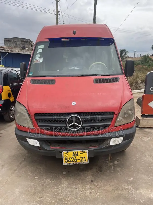 Mercedes-Benz Sprinter 2012 Red · Photo 1