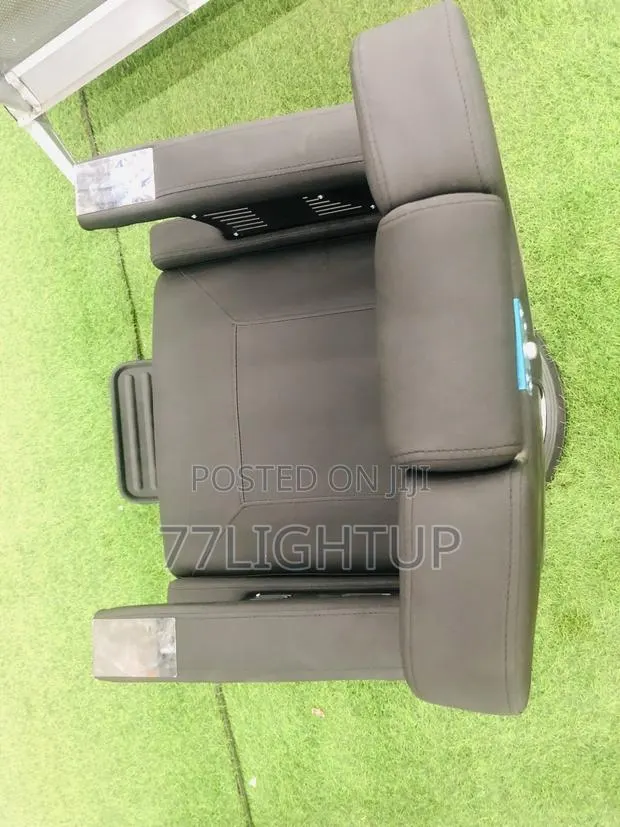 Salon Chairs · Photo 1