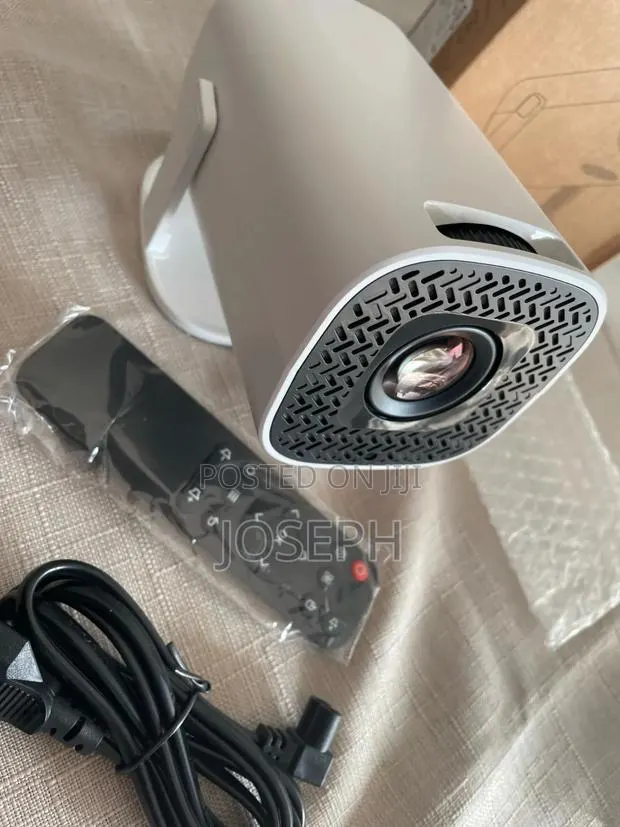 Android 2k Wifi and Bluetooth Projector · Photo 1