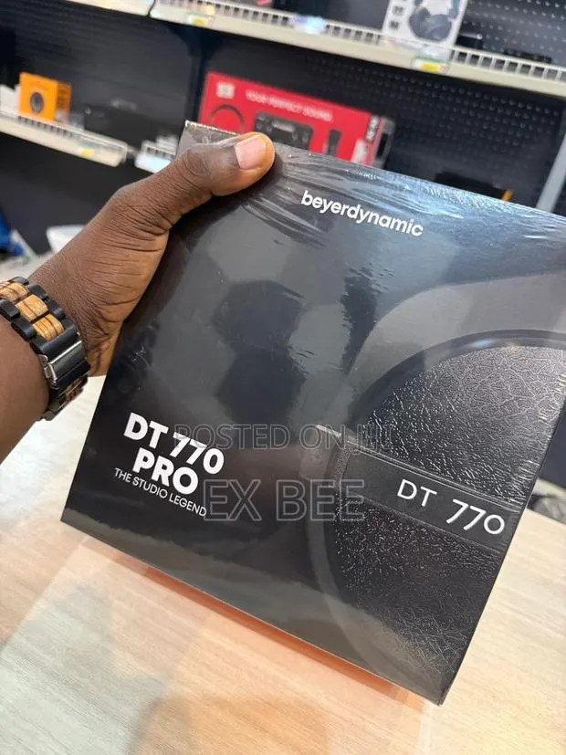 Beyerdynamic Dt 770 Pro Over-Ear Closed-Back Headphones (80 Ohms) · Photo 1