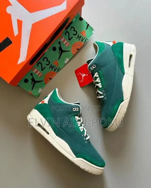 Air Jordan 3 "Lucky Green “ Sneakers · Photo 1