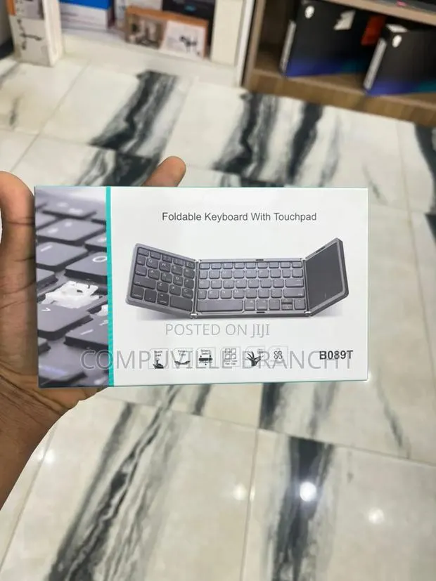 Foldable Keyboard With Touchpad · Photo 1
