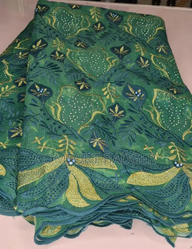 Elegant Green Embroidery Lace With Rhinestones · Photo 1