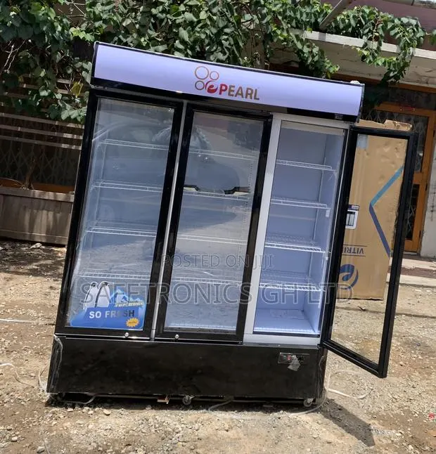 Super New Pearl PVC-1540 3-Door Commercial Glass Display Fridge · Photo 1
