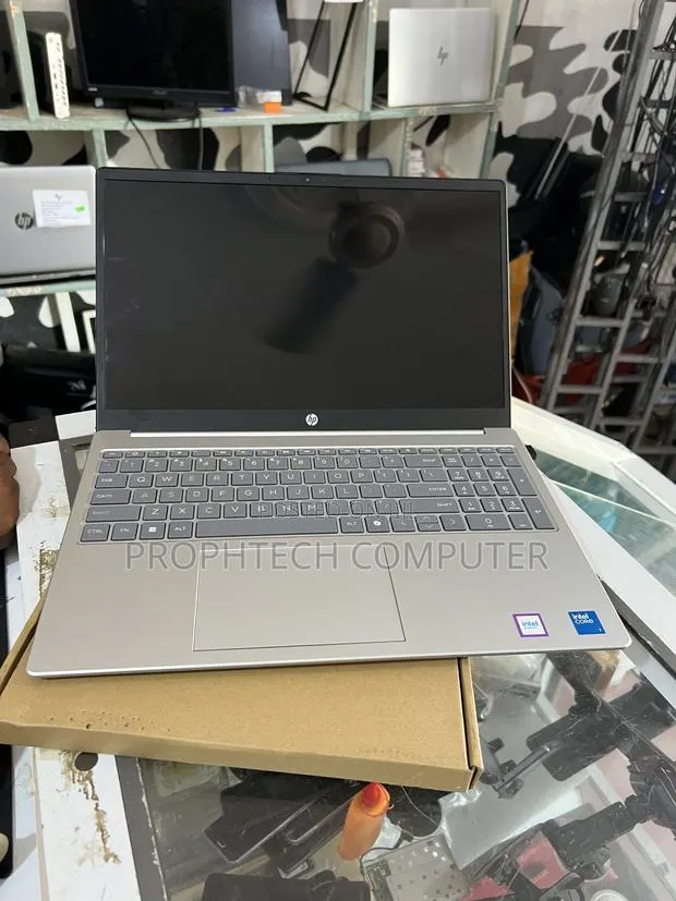 Laptop HP 16GB Intel Core i7 SSD 512GB · Photo 1