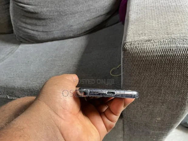 Samsung Galaxy S21 5G 128 GB Black · Photo 1